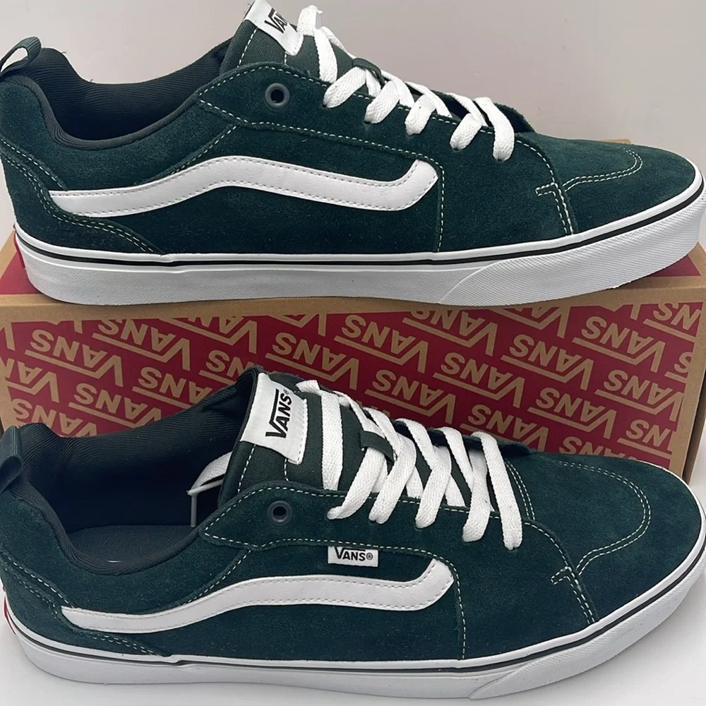 Vans Men’s Filmore Suede Scarab/White
VN000CSUDDF
Sneakerss - Picture 2 of 16